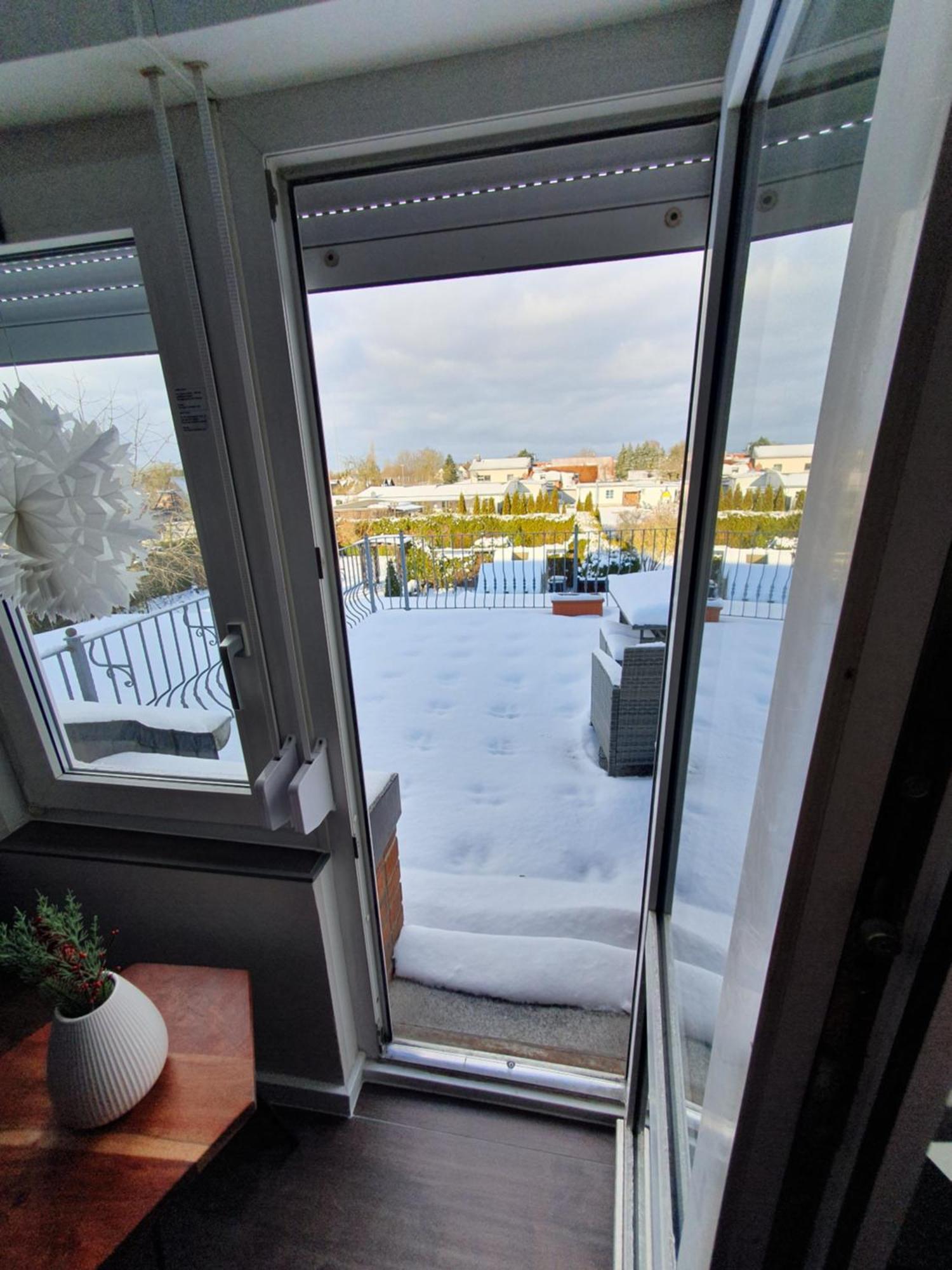 Neumuehler Hof- Ferienwohnung "Benjamin" Mit Grosser Privater Dachterasse Und Guter Anbindung In Die City ชเวียรีน ภายนอก รูปภาพ
