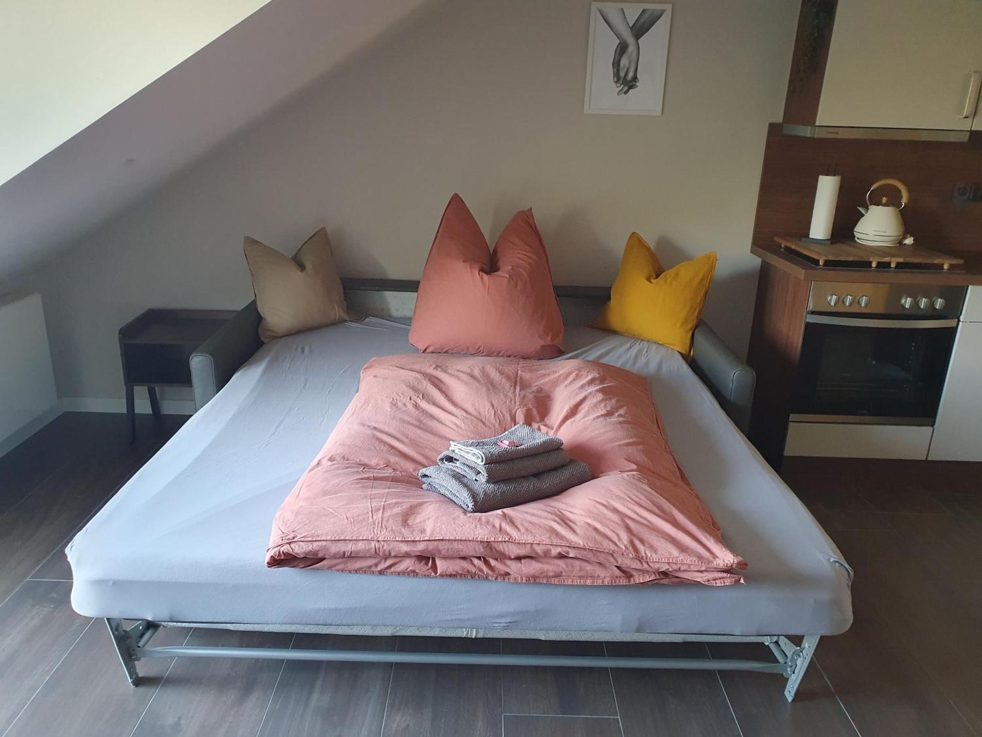 Neumuehler Hof- Ferienwohnung "Benjamin" Mit Grosser Privater Dachterasse Und Guter Anbindung In Die City ชเวียรีน ภายนอก รูปภาพ
