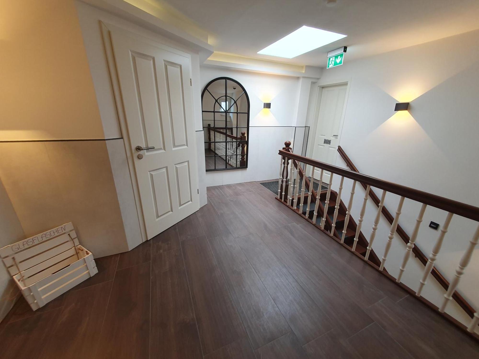 Neumuehler Hof- Ferienwohnung "Benjamin" Mit Grosser Privater Dachterasse Und Guter Anbindung In Die City ชเวียรีน ภายนอก รูปภาพ